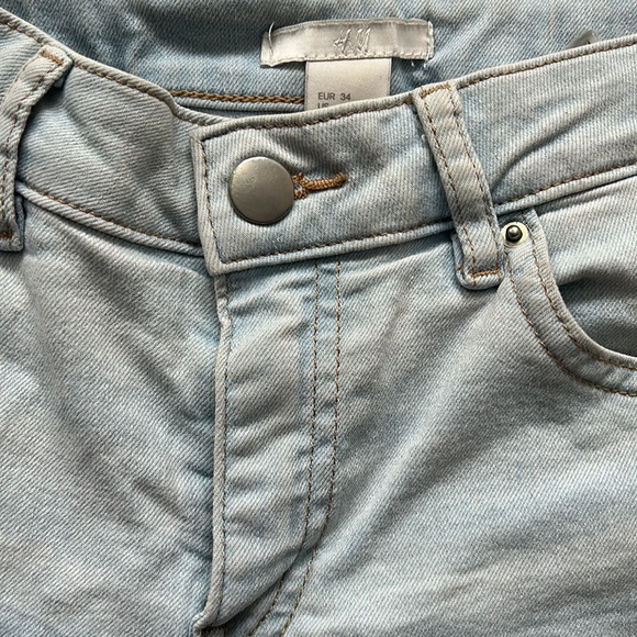 Denim short - Picture 2 of 4
